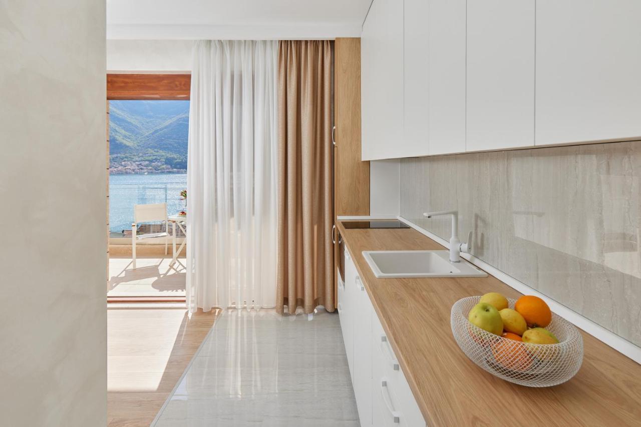 Apartment Noa With Sea View Kotor Ngoại thất bức ảnh